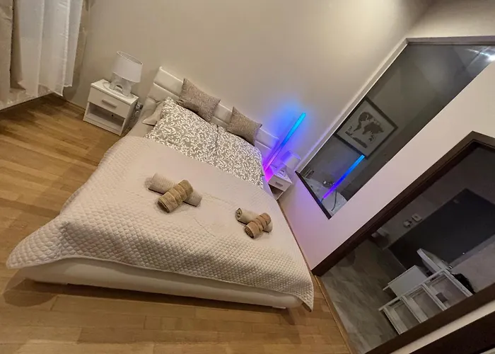 Synagogue Gozsdu Corner * Budapest