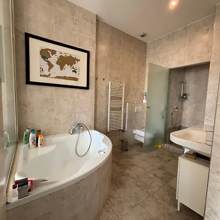 Synagogue Gozsdu Corner * Budapeste