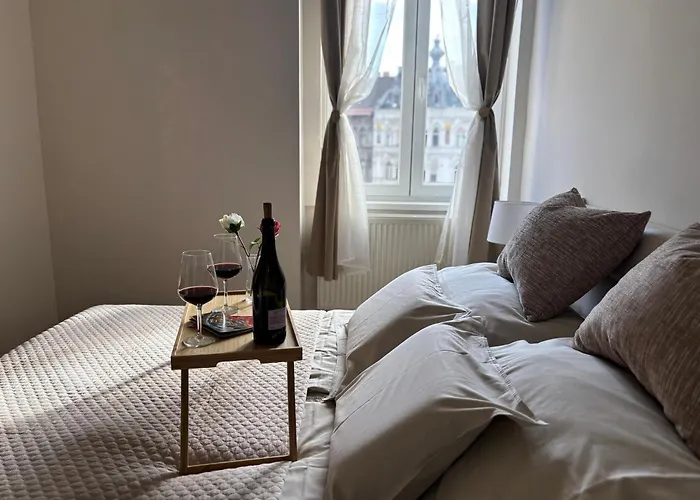 Synagogue Gozsdu Corner * Budapest