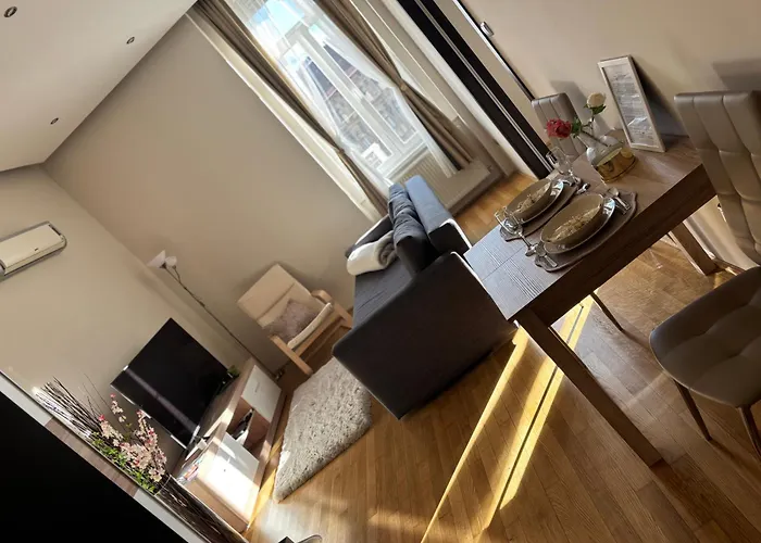 Synagogue Gozsdu Corner * Budapest